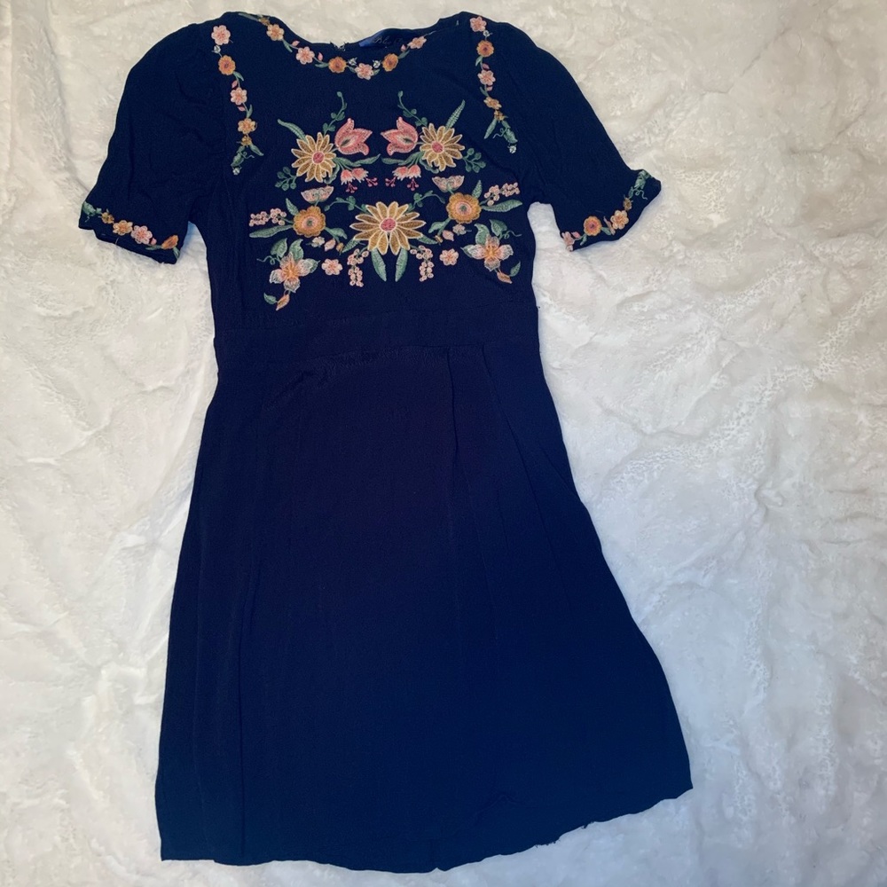 Francesca’s Blue Rain brand shift dress